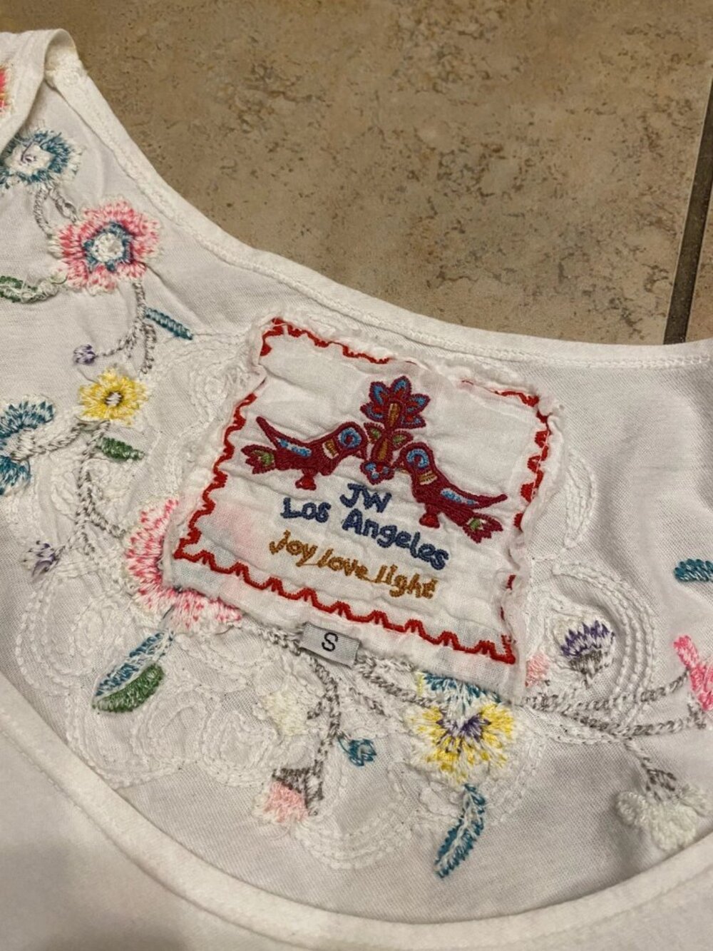 Johnny Was JW Los Angeles White Embroidered Floral Short Sleeve Top S Small - Picture 4 of 15